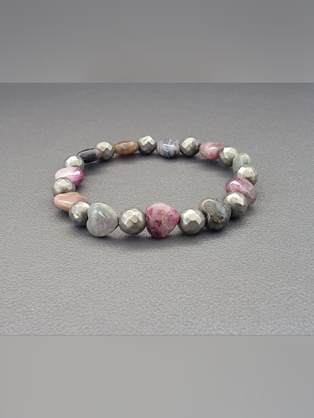 Natural Tourmaline Heart & Hematite Gemstone Stretch Bracelet | Mixed Stone Bead